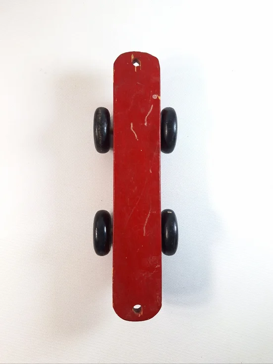 Vintage Red Wooden Toy Train Cars Set of 2 Pull-Along Locomotive & Flatbed Wagon - Picture 9 of 12